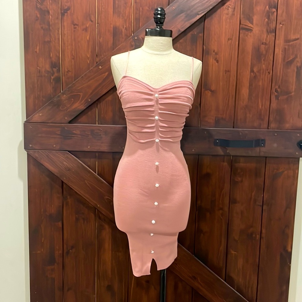 Pink bodycon dress
